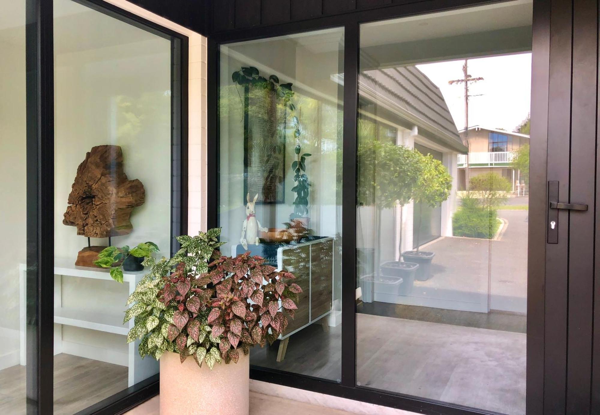 Fashion,Bright And Spacious,Superior Location Hamilton Exterior photo